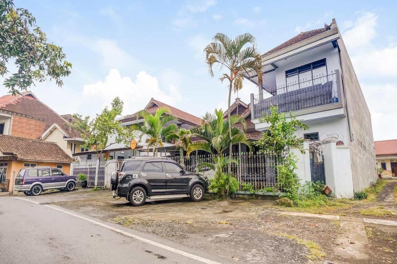 Spot On 90797 Sukun Syariah Homestay Malang Exterior foto