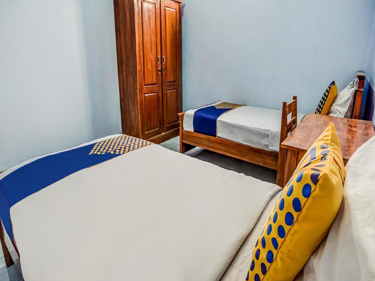 Spot On 90797 Sukun Syariah Homestay Malang Exterior foto