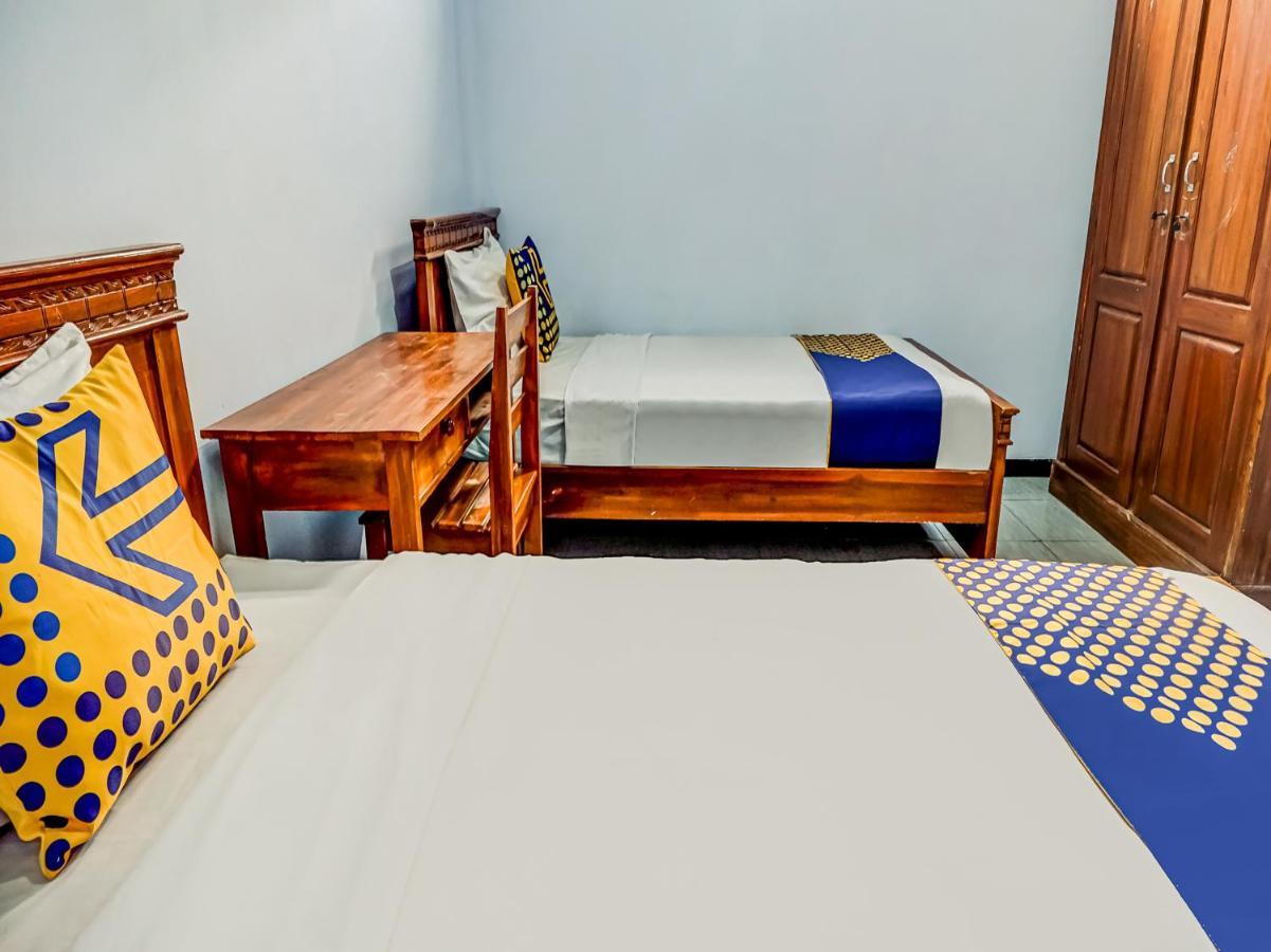 Spot On 90797 Sukun Syariah Homestay Malang Exterior foto